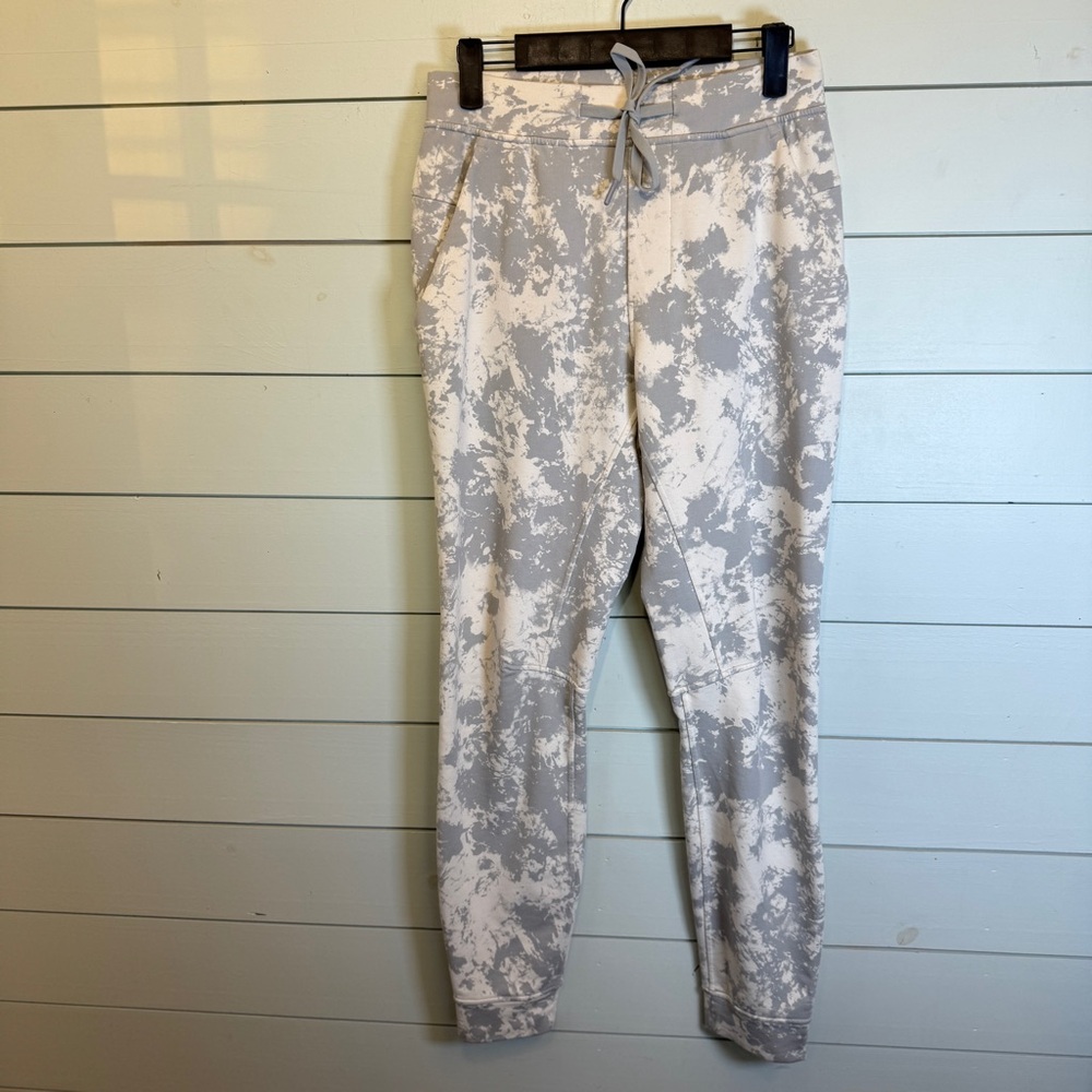 Lululemon city sweat joggers‎ cream and gray men’s size XS